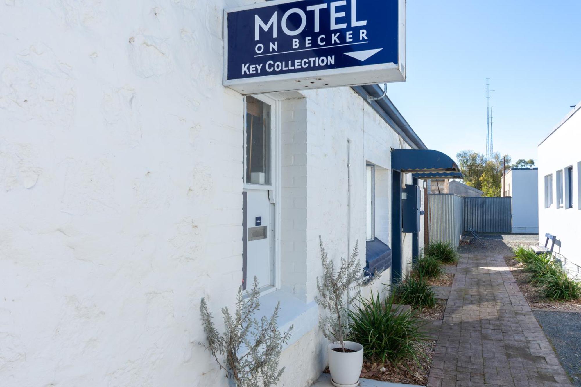Motel On Becker Tintinara Eksteriør bilde